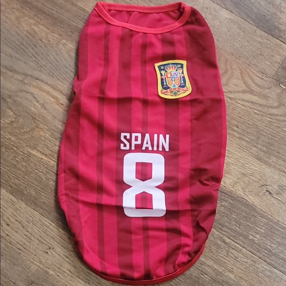 Dog jersey SPAIN shirt blue and red w/ Spain #8 sz: Medium, but actually Small